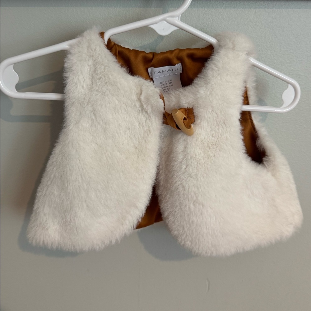 0-3 months- Tahari Ivory Faux Fur Vest